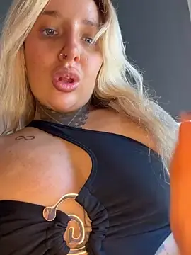 Summerwestt  live sex cam