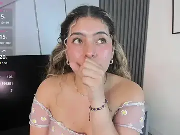 ChloeBelle_  live sex cam