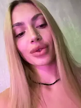 Elizabeth_Tay  live sex cam