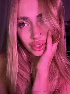 Elizabeth_Tay  live sex cam