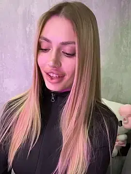 Elizabeth_Tay  live sex cam