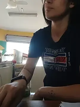 Mamamiabr  live sex cam