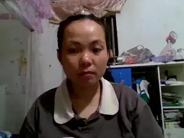 Yeehi99  live sex cam
