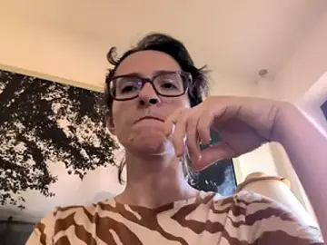 Hairy_horny_mommy  live sex cam