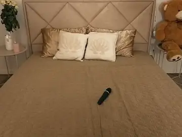 IceDanielles  live sex cam