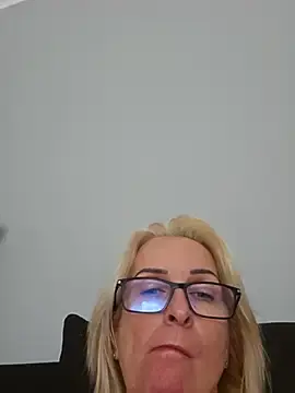 Steffi45  live sex cam