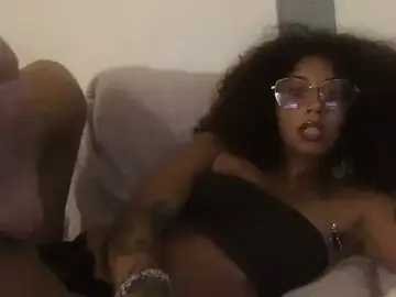 Goddessmetzi  live sex cam