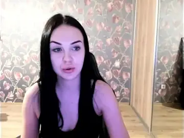 Kira_lunaryy  live sex cam