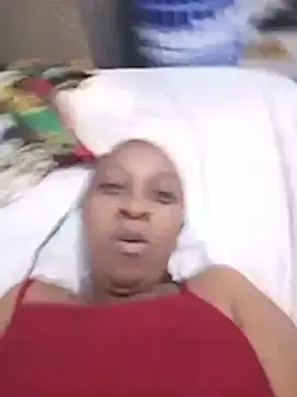 Prettybrowny  live sex cam