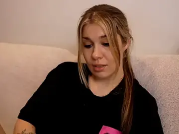 SashaBonfire  live sex cam