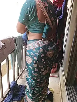 Jiyahot1432  live sex cam