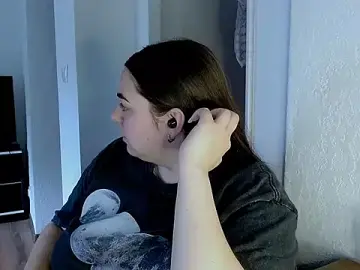 Kitsune_8  live sex cam