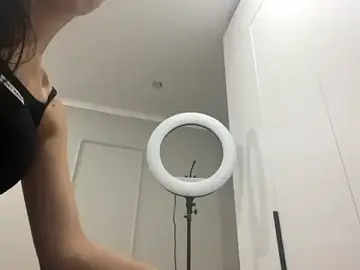 CuddlyLips_  live sex cam