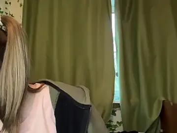 LisaPorse  live sex cam
