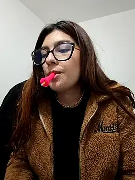 Cutetemari  live sex cam