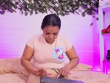 Louise_nails  live sex cam