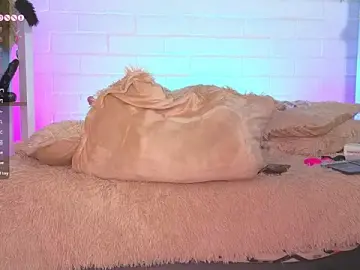 Louise_nails  live sex cam