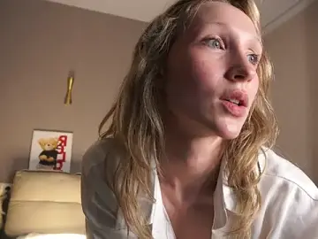 Mell_issa_  live sex cam