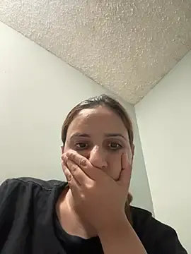 Sandy586  live sex cam