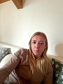 FitAnna  live sex cam