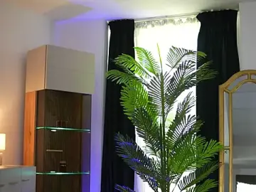 ZenyaNoir  live sex cam