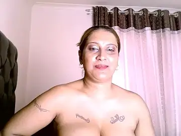 Eroticbeauty37  live sex cam