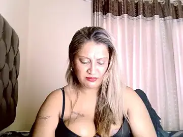 Eroticbeauty37  live sex cam