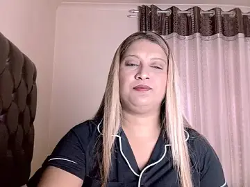 Eroticbeauty37  live sex cam
