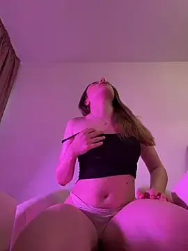 KiraDiaz  live sex cam