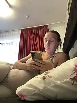 PregnantEmilia  live sex cam