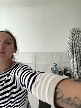 PregnantEmilia  live sex cam