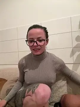 SkinnyLilly  live sex cam