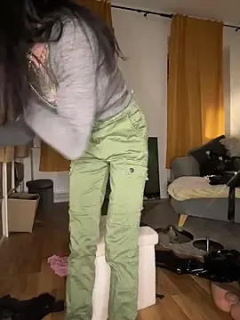 SkinnyLilly  live sex cam