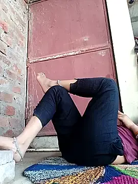 Cute-Bandna  live sex cam