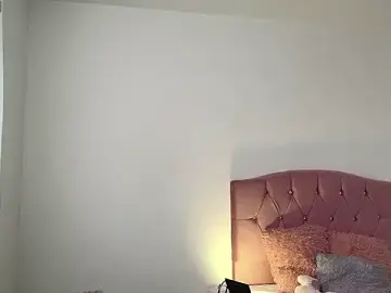 Kalyra_17  live sex cam