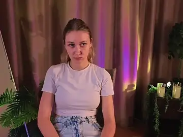 LuckyLudomania  live sex cam