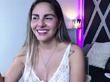 Blonde_cat15  live sex cam