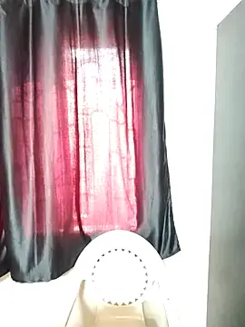 Hornypiu697  live sex cam