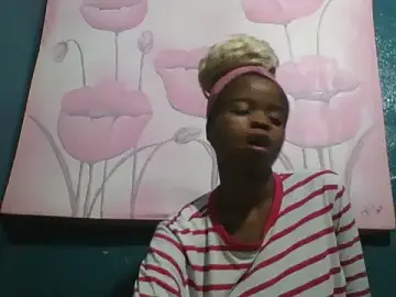 Petitemew  live sex cam