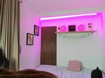 Rose_veronica  live sex cam
