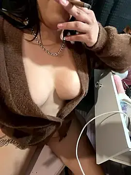 Lilbrat232  live sex cam