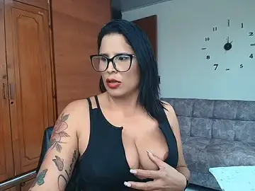 Majo_Soussa  live sex cam