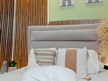 JuliaaSweetinig  live sex cam