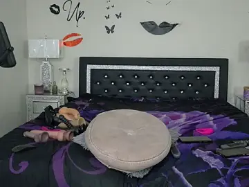 Coco_vixen  live sex cam