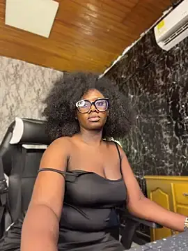 HudahBigAss  live sex cam