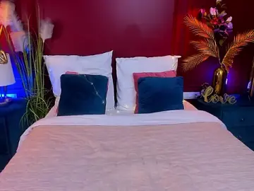 IssaMilf  live sex cam