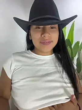 LinnaGardenia  live sex cam