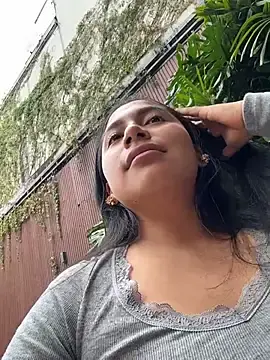 LinnaGardenia  live sex cam