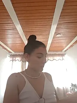 Flaca620  live sex cam