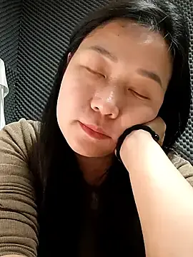 Rakaren72  live sex cam